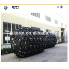 2015 Año China Top Marca remolcador cilíndrico barco marino guardabarros de goma con cadena galvanizada y neumático hecho en China